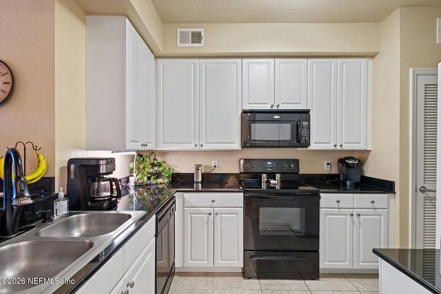 8539 GATE Parkway 9321, Jacksonville, FL 32216