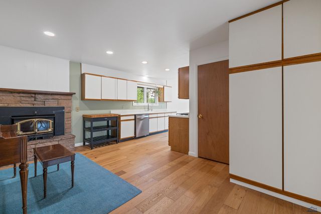 3728 REDER, Rapid City, SD 57702