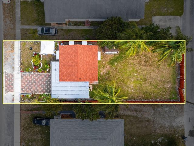 2210 Roosevelt St, Hollywood, FL 33020