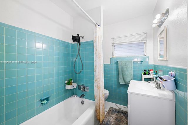 2210 Roosevelt St, Hollywood, FL 33020