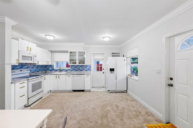 2210 Roosevelt St, Hollywood, FL 33020