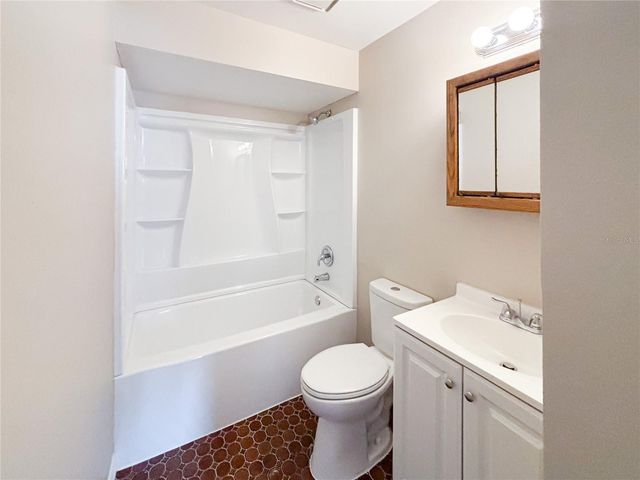 610 KING HENRY COURT, Seffner, FL 33584
