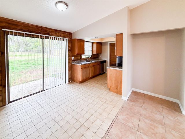 610 KING HENRY COURT, Seffner, FL 33584