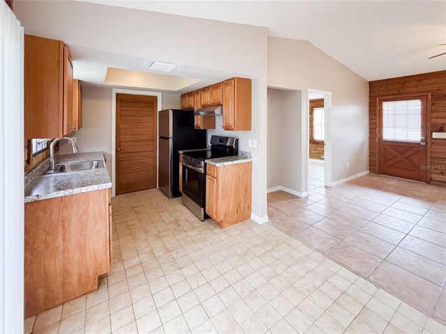 610 KING HENRY COURT, Seffner, FL 33584