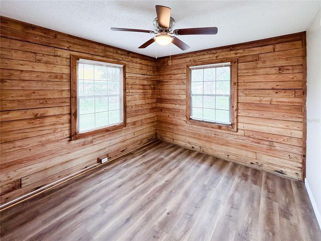 610 KING HENRY COURT, Seffner, FL 33584