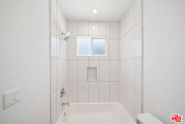6336 Beck Avenue 2, North Hollywood, CA 91606