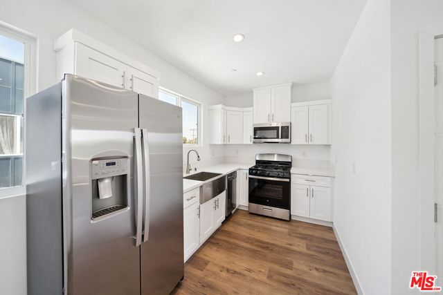 6336 Beck Avenue 2, North Hollywood, CA 91606