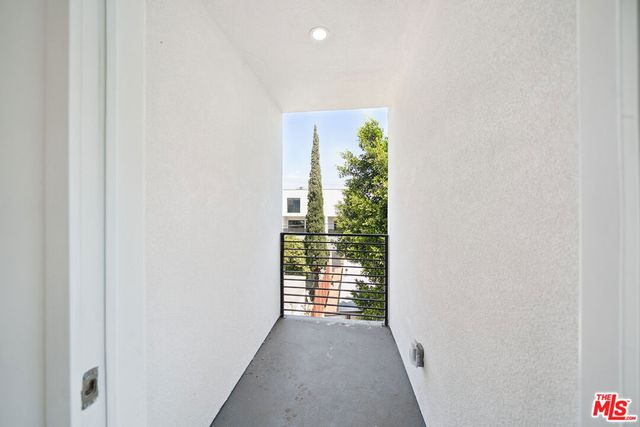 6336 Beck Avenue 2, North Hollywood, CA 91606