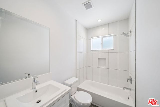 6336 Beck Avenue 2, North Hollywood, CA 91606