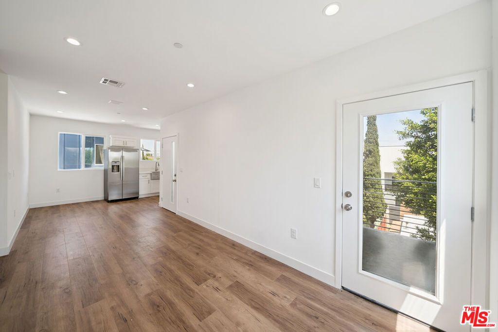 6336 Beck Avenue 2, North Hollywood, CA 91606