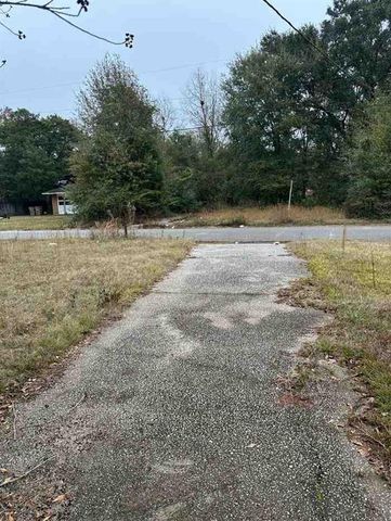 1211 Barker E Drive, Mobile, AL 36608