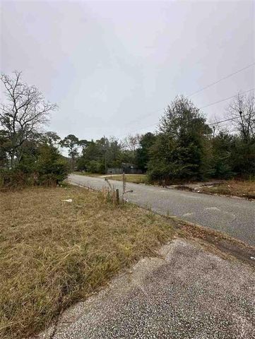 1211 Barker E Drive, Mobile, AL 36608