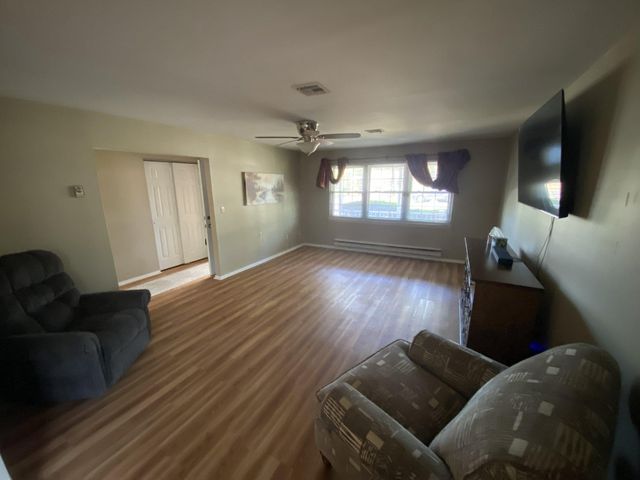 71 HUNTINGTON DR, Southampton, NJ 08088