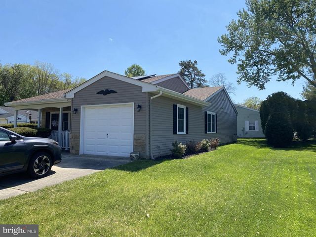 71 HUNTINGTON DR, Southampton, NJ 08088