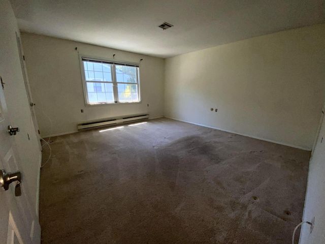 71 HUNTINGTON DR, Southampton, NJ 08088