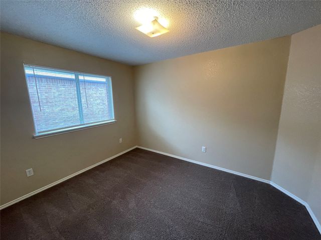 3316 Knoll Trail, Balch Springs, TX 75180