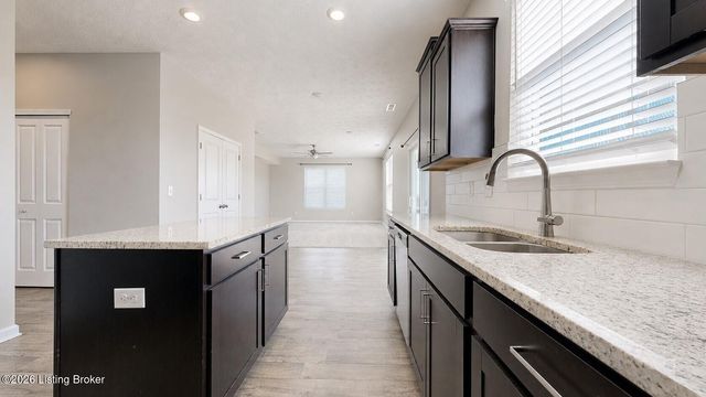 1070 Stratton Way, Shelbyville, KY 40065