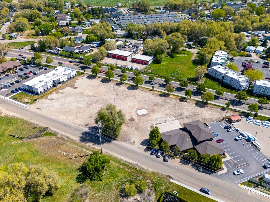 216 N. Broadmore Way, Nampa, ID 83687 photo 3