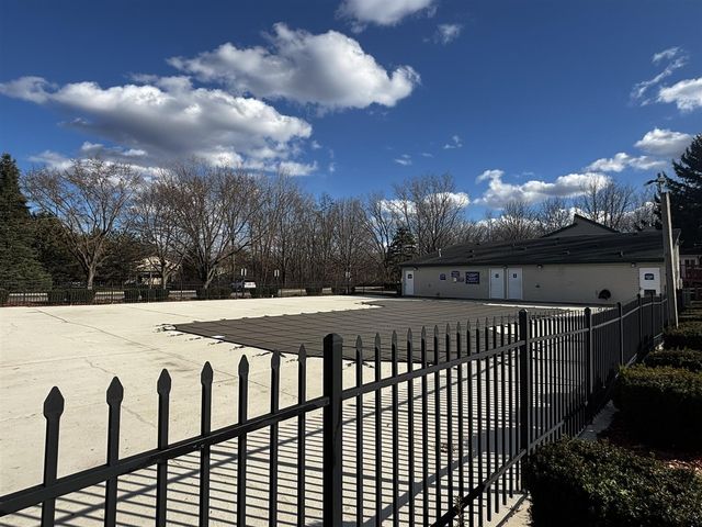 753 Clubhouse Drive, Ypsilanti, MI 48197