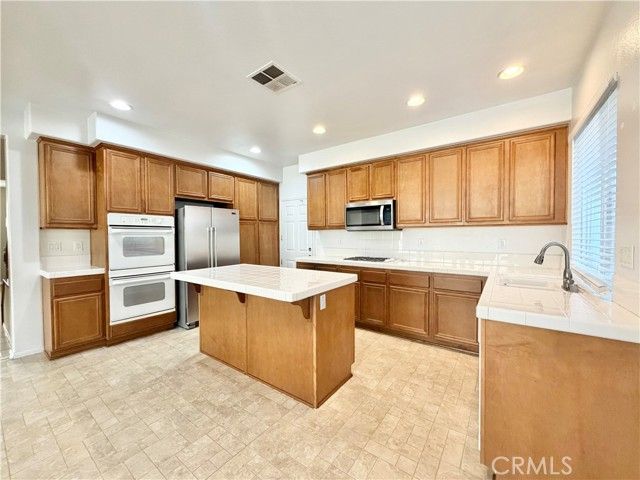 29751 Maxmillian Avenue, Murrieta, CA 92563