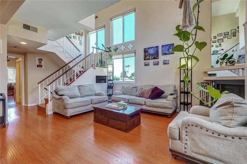 6323 Reseda 1, Reseda, CA 91335 — exterior