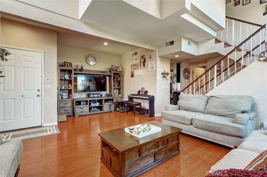 6323 Reseda 1, Reseda, CA 91335 — photo 2