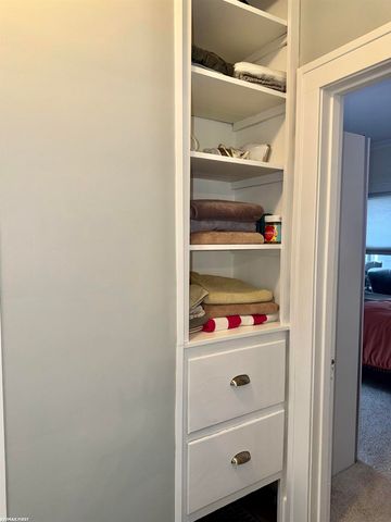 608 S Edgeworth Avenue, Royal Oak, MI 48067