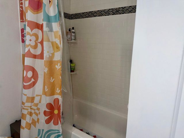 608 S Edgeworth Avenue, Royal Oak, MI 48067