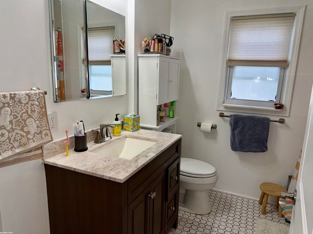 608 S Edgeworth Avenue, Royal Oak, MI 48067