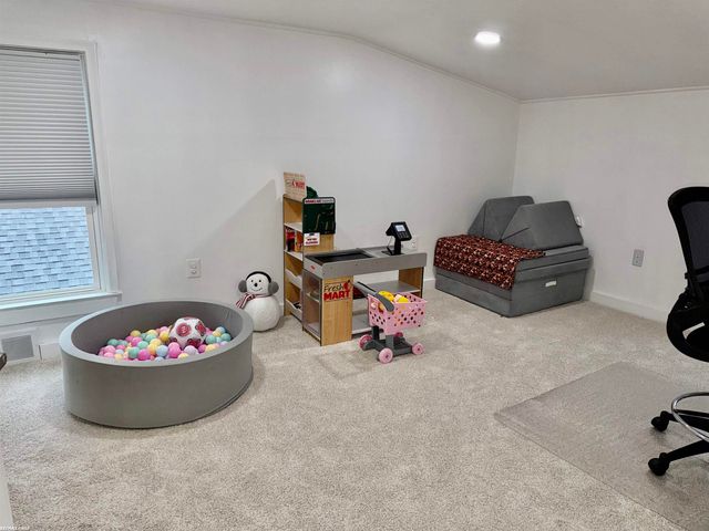 608 S Edgeworth Avenue, Royal Oak, MI 48067