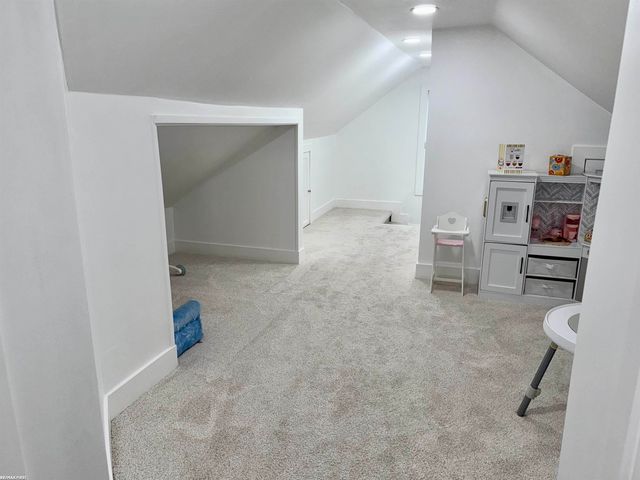 608 S Edgeworth Avenue, Royal Oak, MI 48067