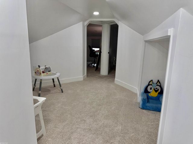 608 S Edgeworth Avenue, Royal Oak, MI 48067