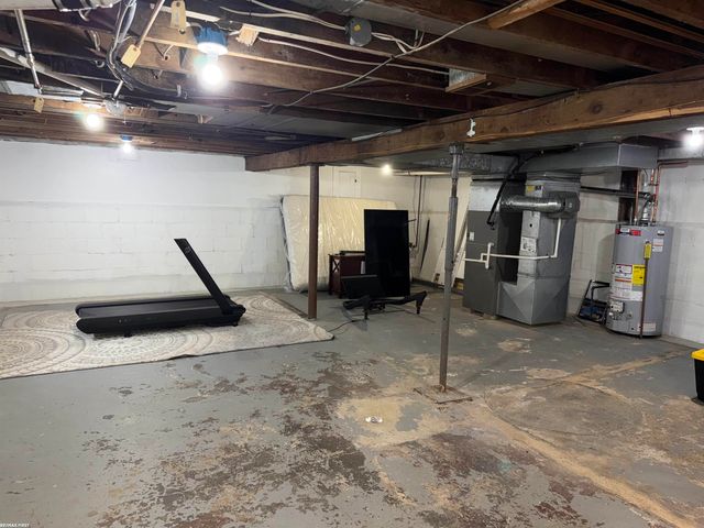 608 S Edgeworth Avenue, Royal Oak, MI 48067