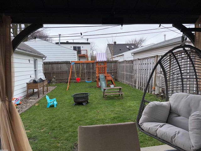 608 S Edgeworth Avenue, Royal Oak, MI 48067