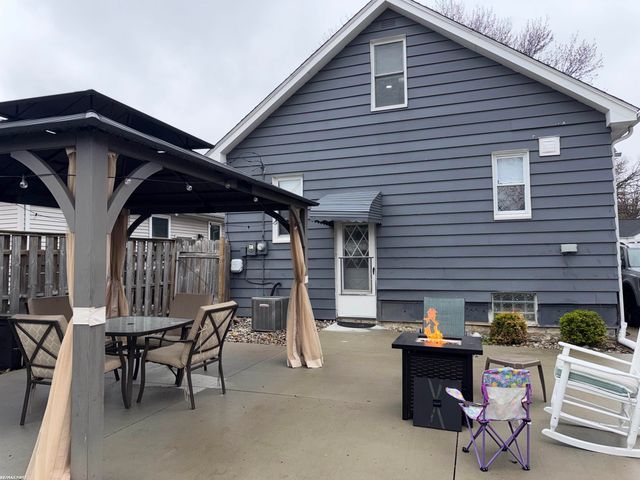 608 S Edgeworth Avenue, Royal Oak, MI 48067