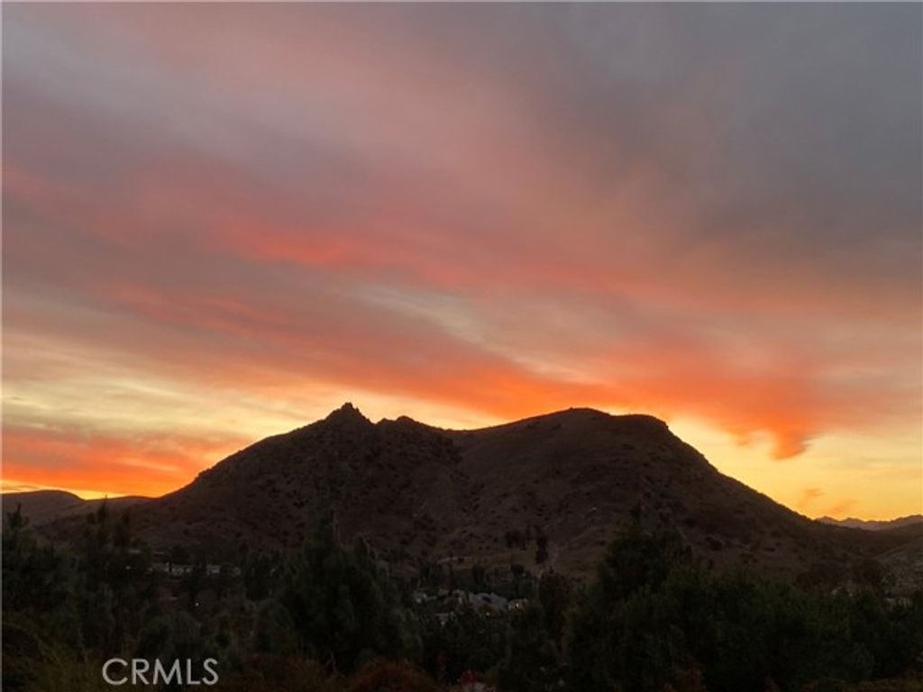 7343 Rutherford Hill, West Hills (los Angeles), CA 91307