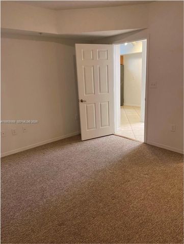 6386 Emerald Dunes Dr 102, West Palm Beach, FL 33411