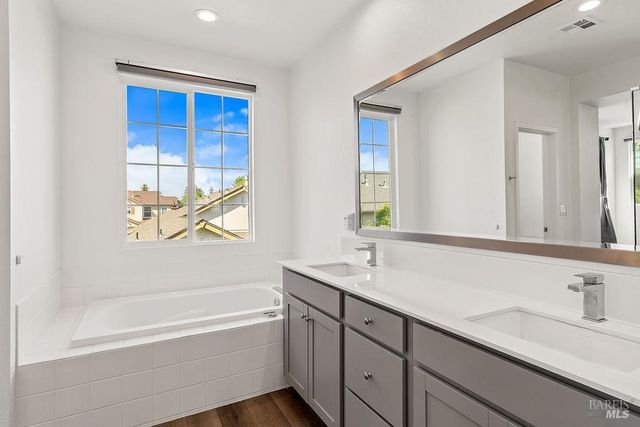 2751 Bella Cir, Santa Rosa, CA 95407