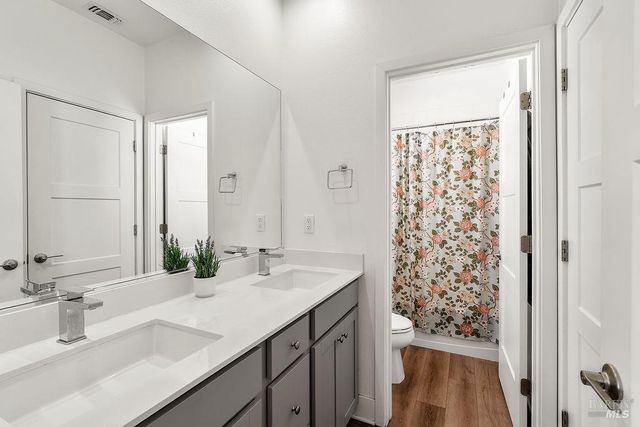 2751 Bella Cir, Santa Rosa, CA 95407