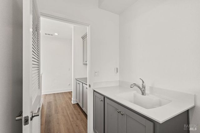 2751 Bella Cir, Santa Rosa, CA 95407