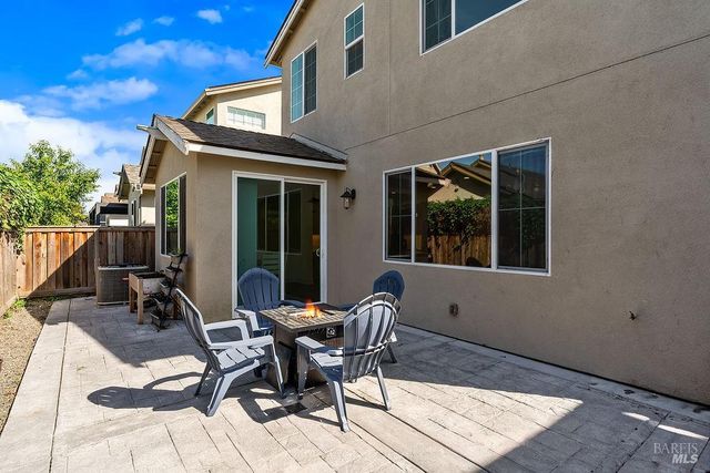 2751 Bella Cir, Santa Rosa, CA 95407