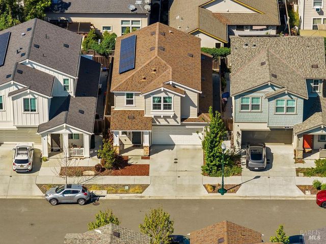 2751 Bella Cir, Santa Rosa, CA 95407