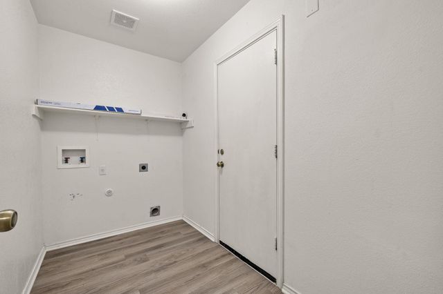 301 Wildwood DR, Georgetown, TX 78633