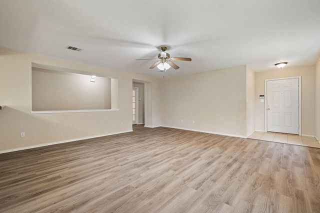 301 Wildwood DR, Georgetown, TX 78633