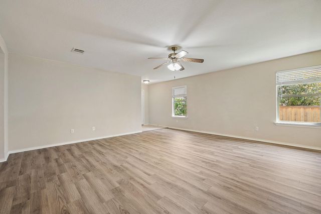 301 Wildwood DR, Georgetown, TX 78633