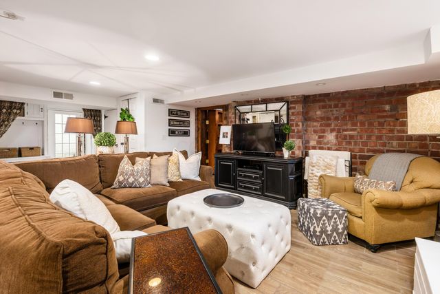 112 S Cassady Avenue, Columbus, OH 43209