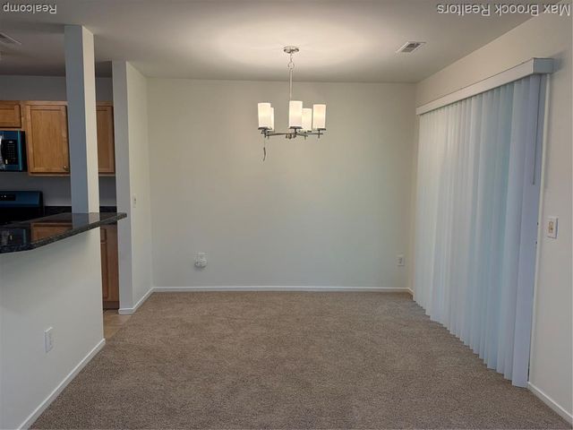 6560 Ridgefield Circle 104, West Bloomfield, MI 48322