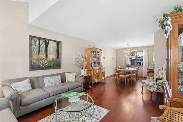 1251 N Scarlet Drive, Addison, IL 60101