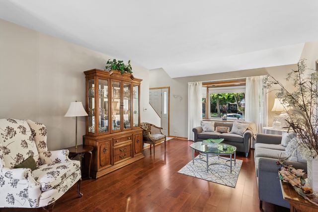 1251 N Scarlet Drive, Addison, IL 60101