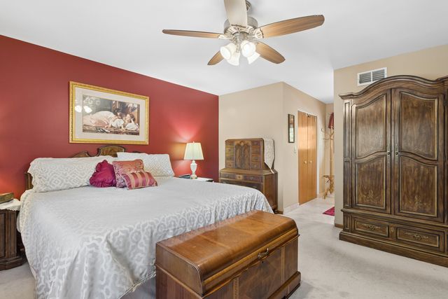 1251 N Scarlet Drive, Addison, IL 60101